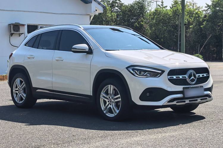 Used Mercedes-Benz GLA 2023 Facelifted GLA 200 Exterior 1