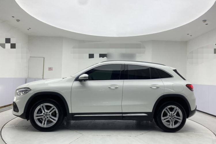 Used Mercedes-Benz GLA 2023 Facelifted GLA 200 Exterior 2
