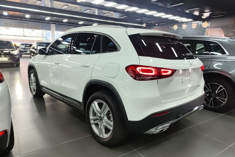 Used Mercedes-Benz GLA 2023 Facelifted GLA 200 Exterior 2
