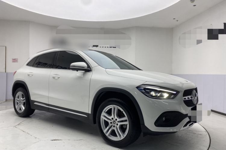 Used Mercedes-Benz GLA 2023 Facelifted GLA 200 Exterior 4