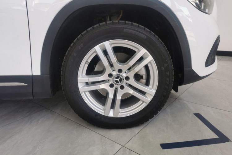 Used Mercedes-Benz GLA 2023 GLA 200 Exterior 4