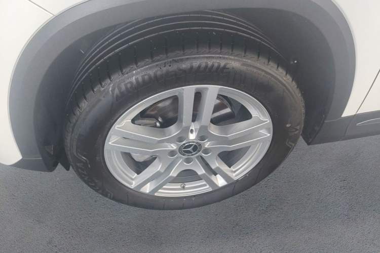 Used Mercedes-Benz GLA 2023 Facelifted GLA 200 Exterior 4