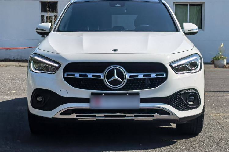Used Mercedes-Benz GLA 2023 Facelifted GLA 200 Exterior 4