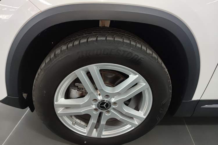 Used Mercedes-Benz GLA 2023 Facelifted GLA 200 Exterior 4