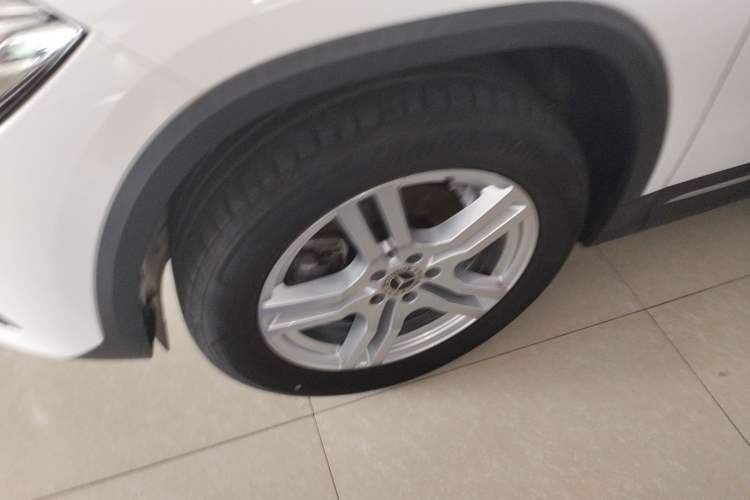 Used Mercedes-Benz GLA 2023 Facelifted GLA 200 Exterior 4