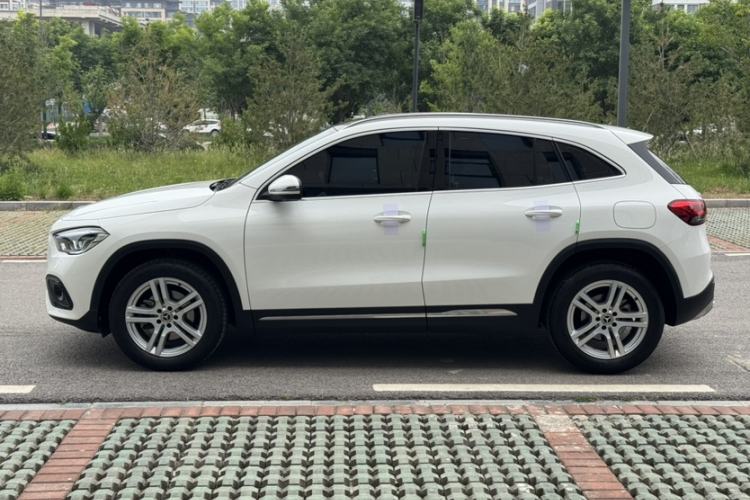 Used Mercedes-Benz GLA 2023 GLA 200 Exterior 5