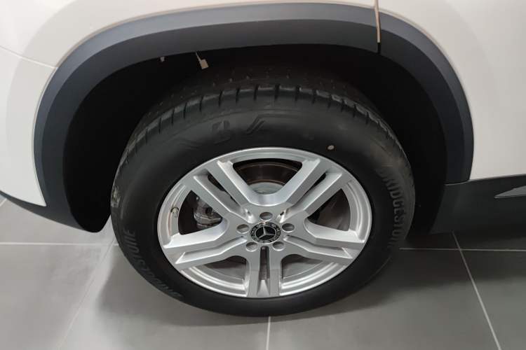 Used Mercedes-Benz GLA 2023 Facelifted GLA 200 Exterior 5