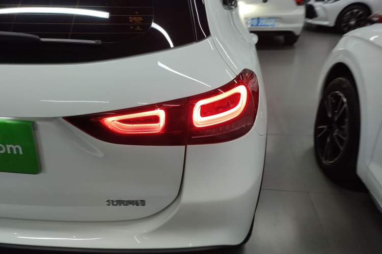 Used Mercedes-Benz GLA 2023 GLA 200 Exterior 6