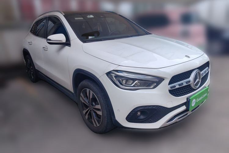 Used Mercedes-Benz GLA 2023 GLA 220 Front Right 45 Deg