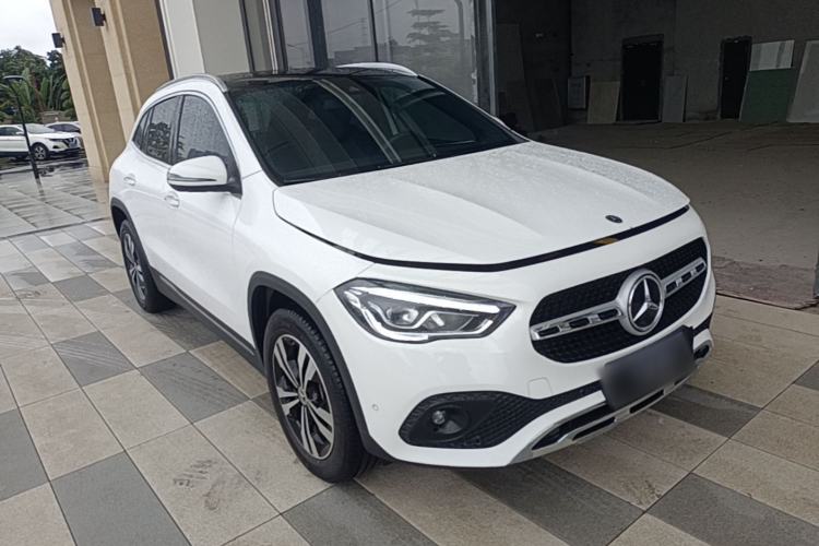 Used Mercedes-Benz GLA 2023 GLA 220 Front Right 45 Deg