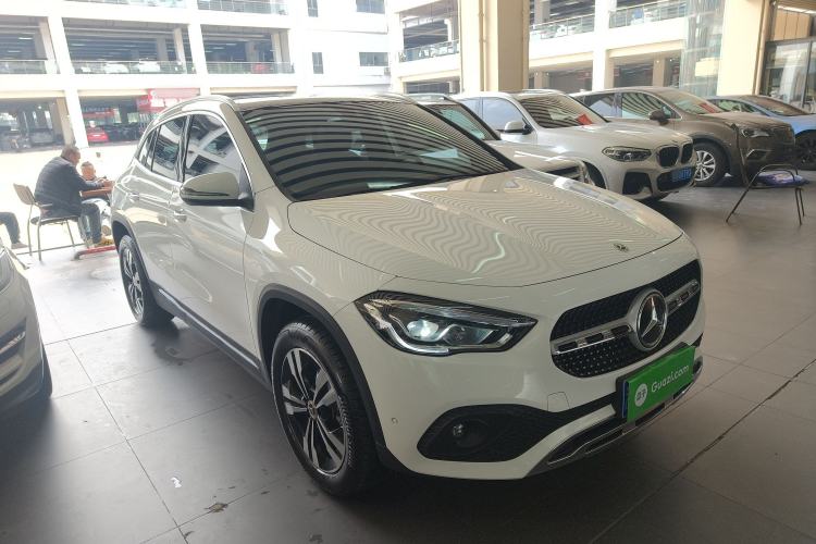 Used Mercedes-Benz GLA 2023 GLA 220 Front Right 45 Deg
