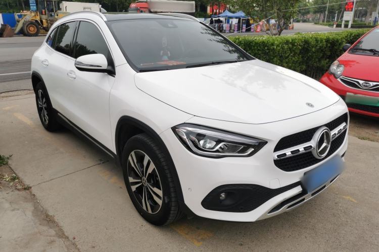 Used Mercedes-Benz GLA 2023 GLA 220 Front Right 45 Deg