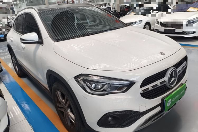 Used Mercedes-Benz GLA 2023 GLA 200 Front Right 45 Deg