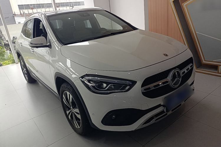 Used Mercedes-Benz GLA 2023 GLA 220 Front Right 45 Deg