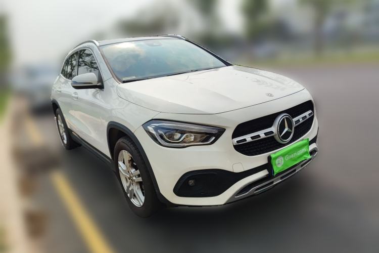 Used Mercedes-Benz GLA 2023 Facelifted GLA 200 Front Right 45 Deg