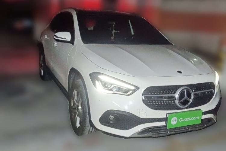 Used Mercedes-Benz GLA 2023 GLA 200 Front Right 45 Deg