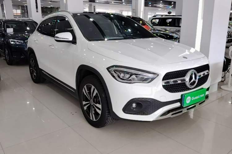 Used Mercedes-Benz GLA 2023 GLA 220 Front Right 45 Deg
