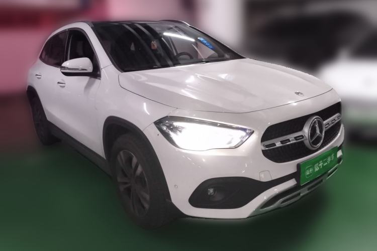 Used Mercedes-Benz GLA 2023 GLA 220 Front Right 45 Deg