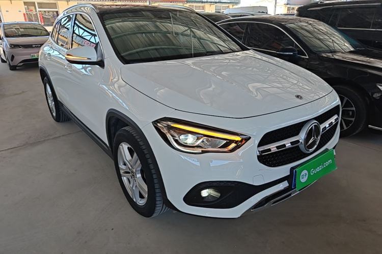 Used Mercedes-Benz GLA 2023 Facelifted GLA 200 Front Right 45 Deg