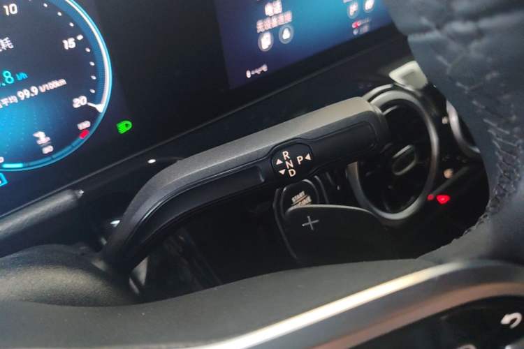 Used Mercedes-Benz GLA 2023 Facelifted GLA 200 Gear Lever