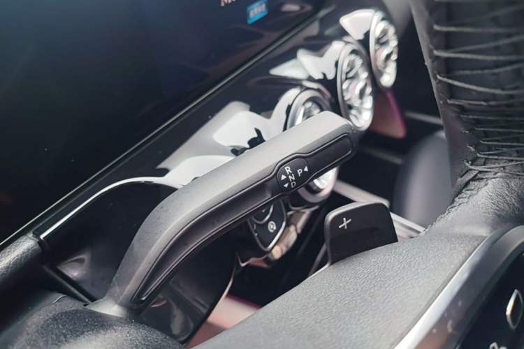 Used Mercedes-Benz GLA 2023 Facelifted GLA 200 Gear Lever