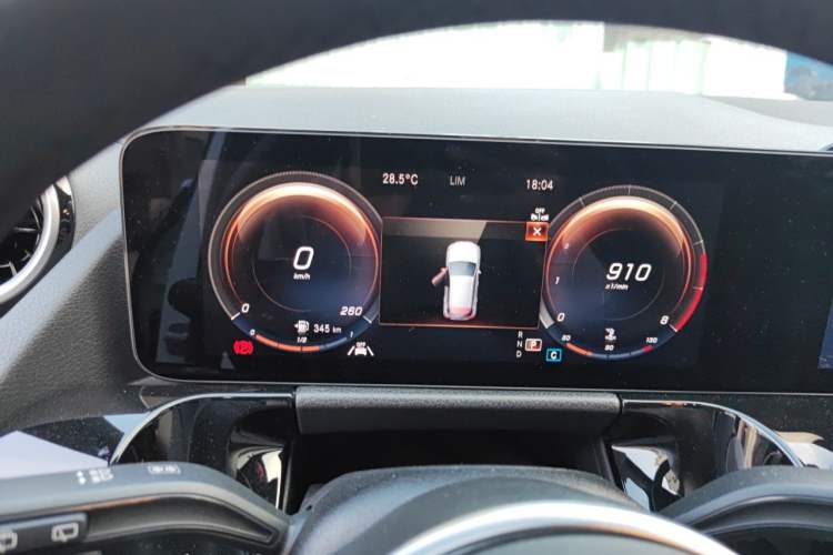 Used Mercedes-Benz GLA 2023 Facelifted GLA 200 Instrument Cluster