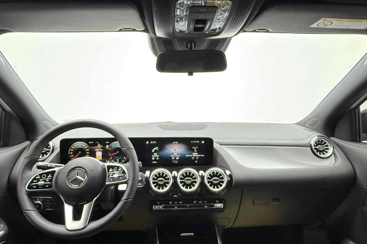 Used Mercedes-Benz GLA 2023 GLA 220 4MATIC Interior 1