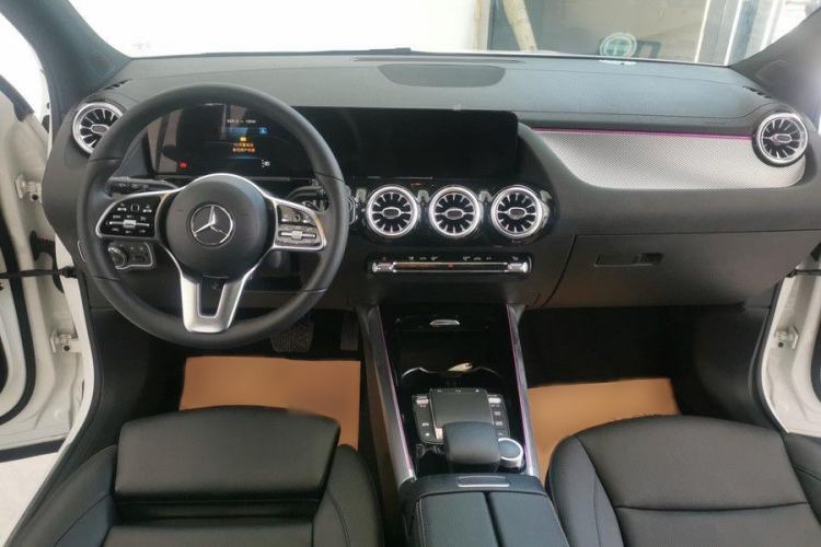 Used Mercedes-Benz GLA 2023 GLA 200 Interior 1