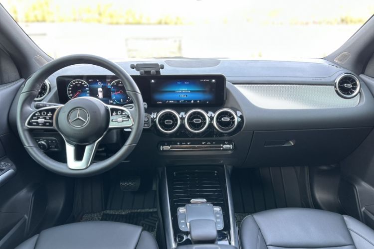 Used Mercedes-Benz GLA 2023 GLA 200 Interior 1