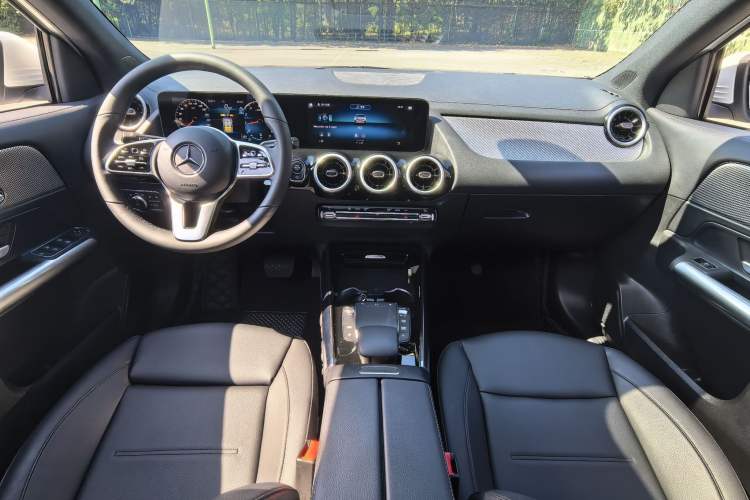 Used Mercedes-Benz GLA 2023 Facelifted GLA 200 Interior 1