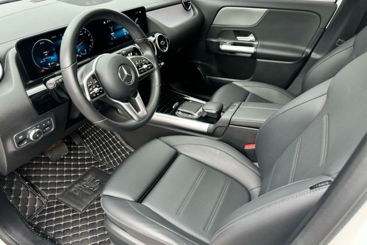 Used Mercedes-Benz GLA 2023 GLA 200 Interior 1