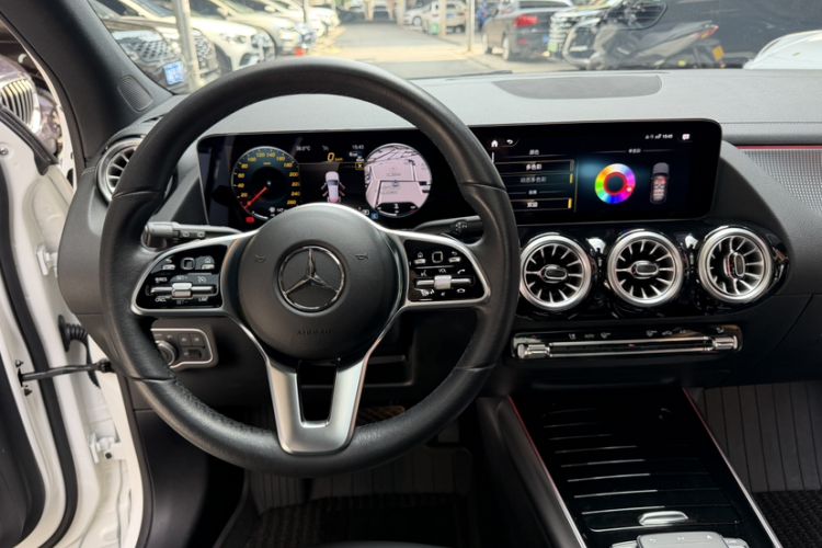 Used Mercedes-Benz GLA 2023 GLA 220 Interior 10