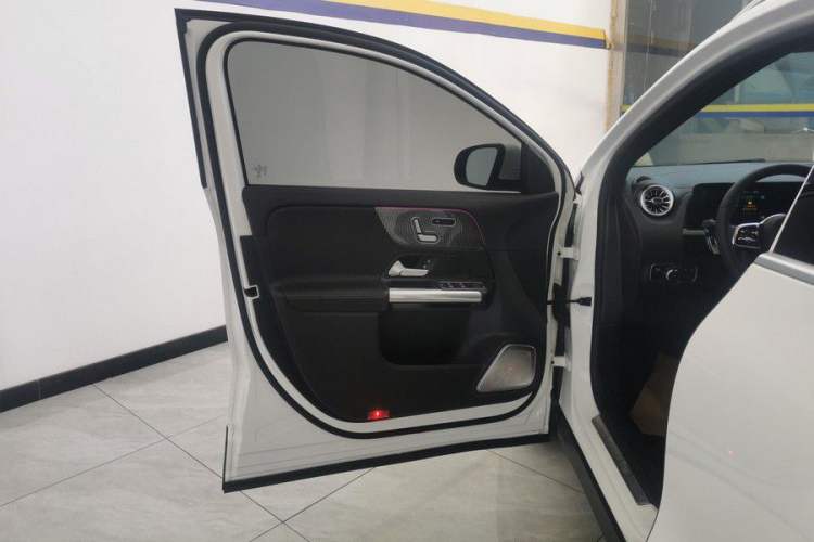 Used Mercedes-Benz GLA 2023 GLA 200 Interior 12
