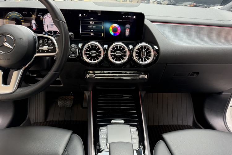 Used Mercedes-Benz GLA 2023 GLA 220 Interior 2
