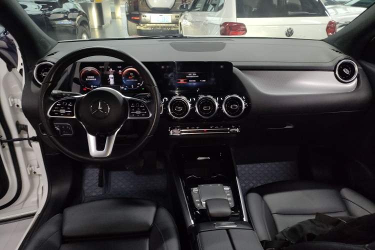 Used Mercedes-Benz GLA 2023 GLA 200 Interior 2