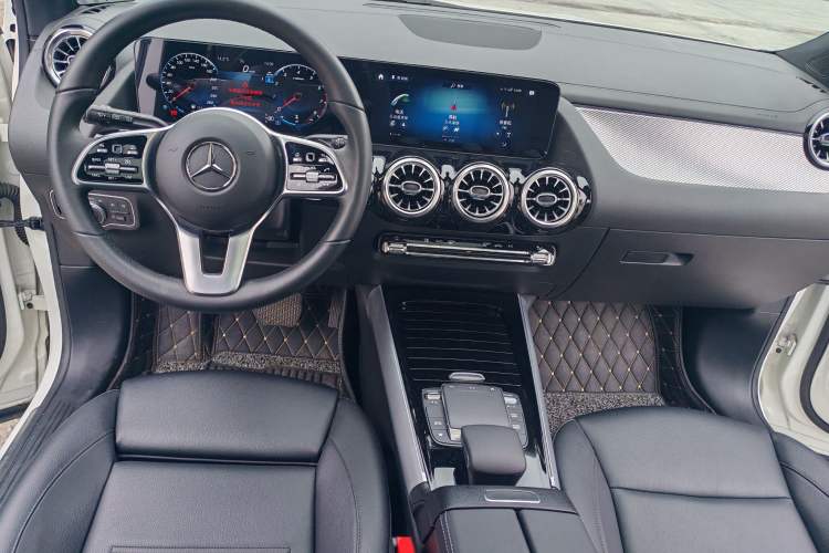 Used Mercedes-Benz GLA 2023 GLA 200 Interior 2