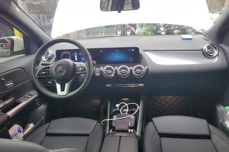 Used Mercedes-Benz GLA 2023 GLA 220 Interior 2