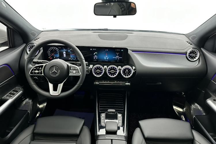 Used Mercedes-Benz GLA 2023 GLA 220 Interior 2