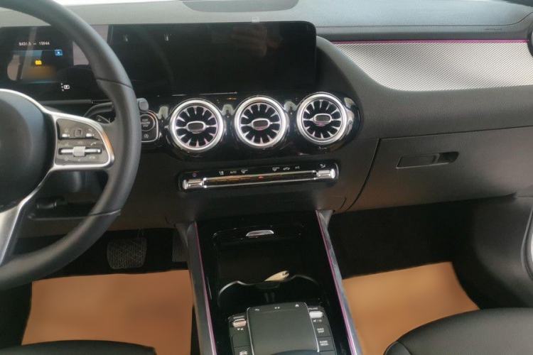 Used Mercedes-Benz GLA 2023 GLA 200 Interior 3