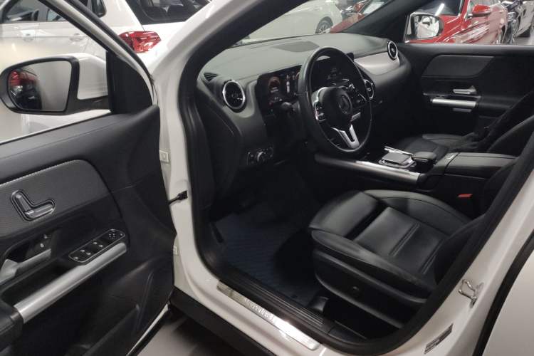 Used Mercedes-Benz GLA 2023 GLA 200 Interior 3