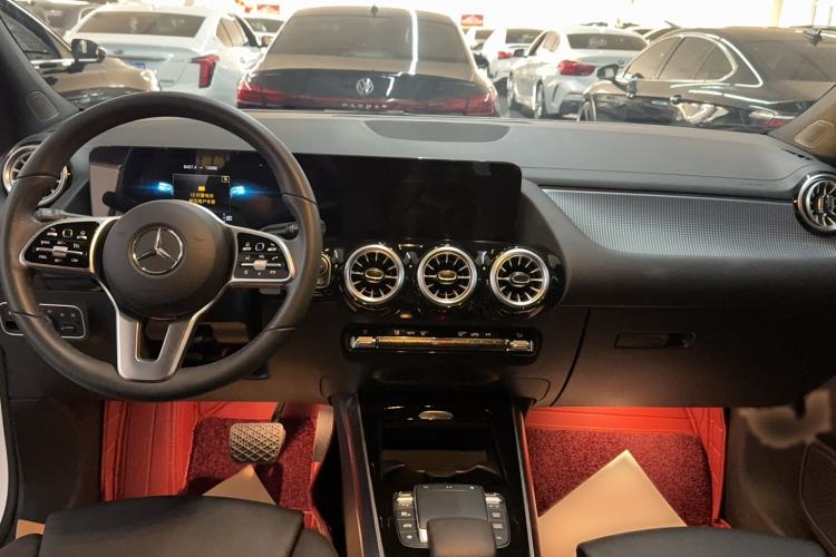 Used Mercedes-Benz GLA 2023 GLA 220 Interior 3