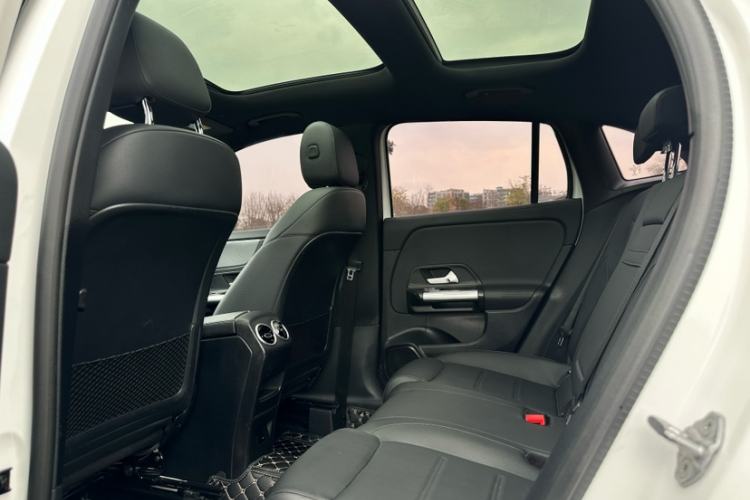 Used Mercedes-Benz GLA 2023 GLA 200 Interior 3