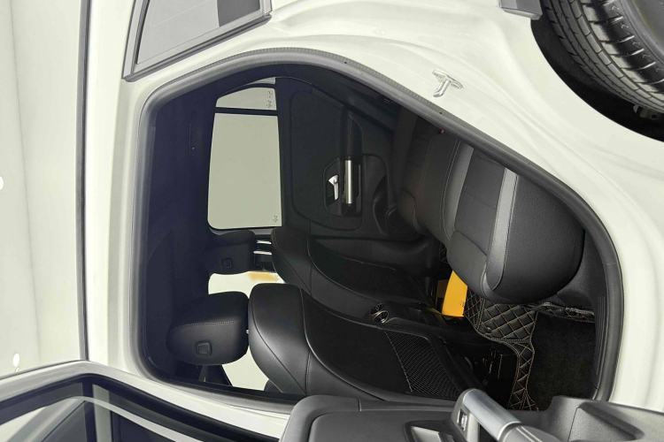 Used Mercedes-Benz GLA 2023 GLA 220 4MATIC Interior 4