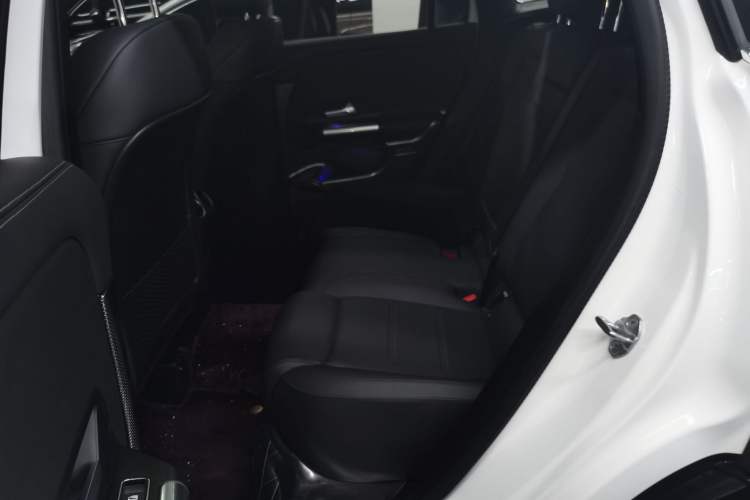 Used Mercedes-Benz GLA 2023 GLA 220 Interior 4
