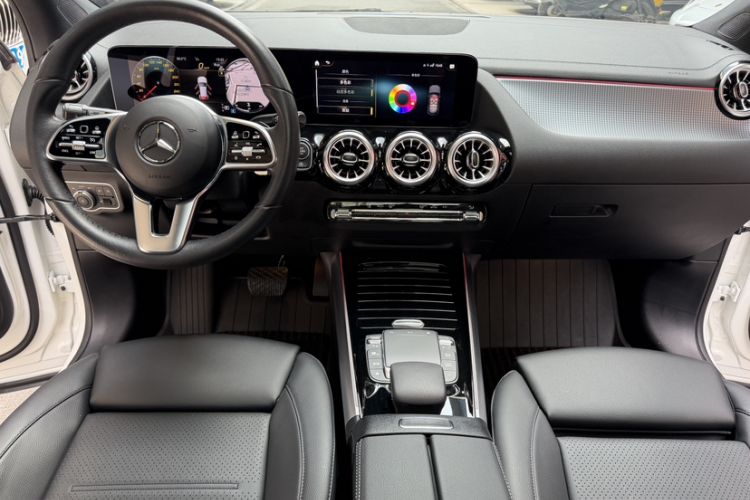 Used Mercedes-Benz GLA 2023 GLA 220 Interior 5