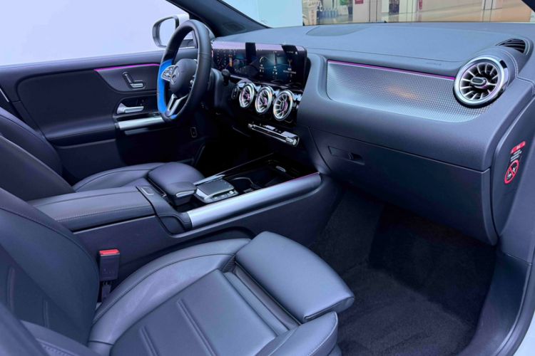 Used Mercedes-Benz GLA 2023 GLA 220 Interior 7