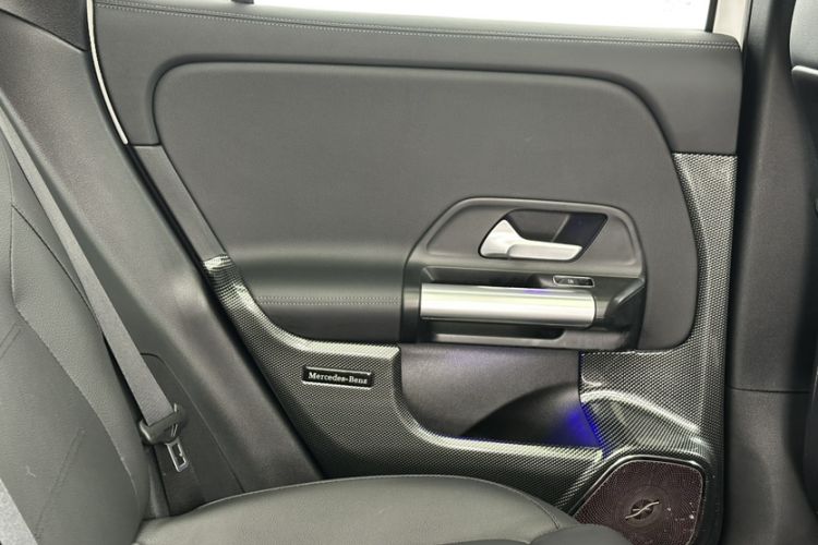 Used Mercedes-Benz GLA 2023 GLA 220 Interior 8