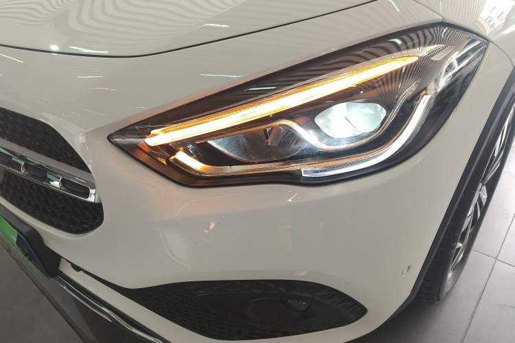 Used Mercedes-Benz GLA 2023 GLA 220 Left Front Headlight