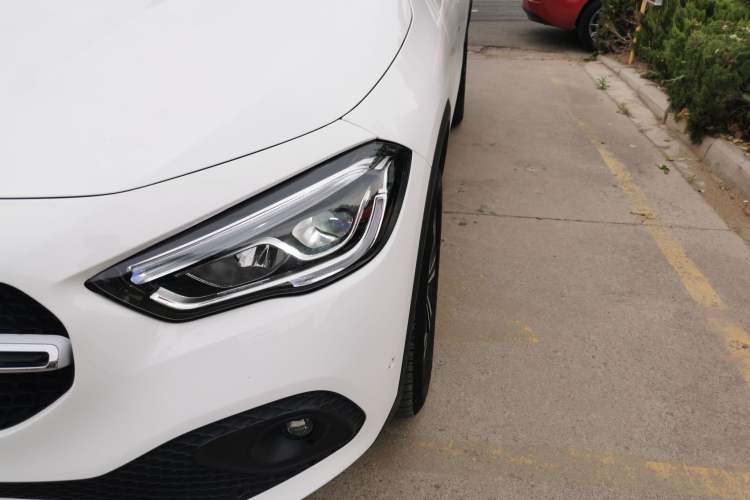 Used Mercedes-Benz GLA 2023 GLA 220 Left Front Headlight