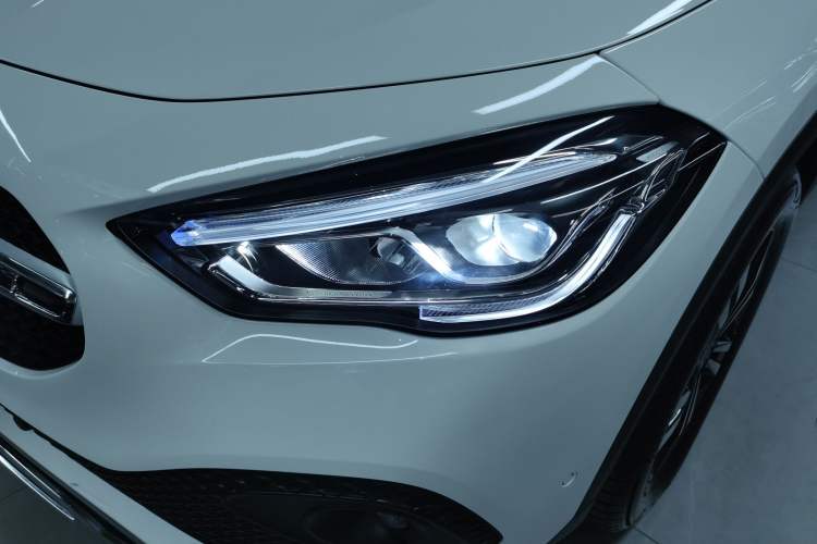 Used Mercedes-Benz GLA 2023 GLA 220 Left Front Headlight
